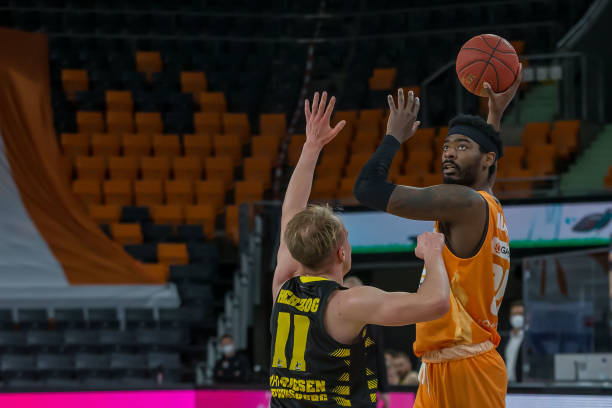 被动应战 被动应战